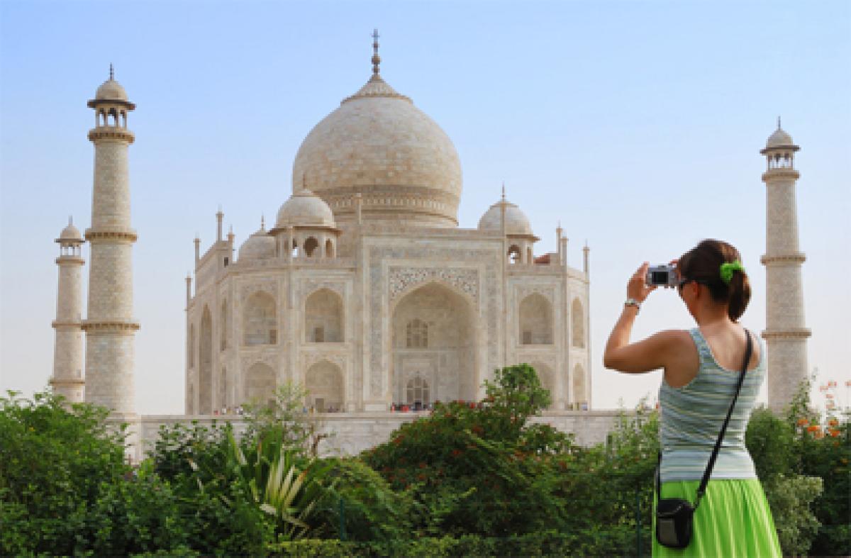 Number of foreign tourists to Taj Mahal on the decline